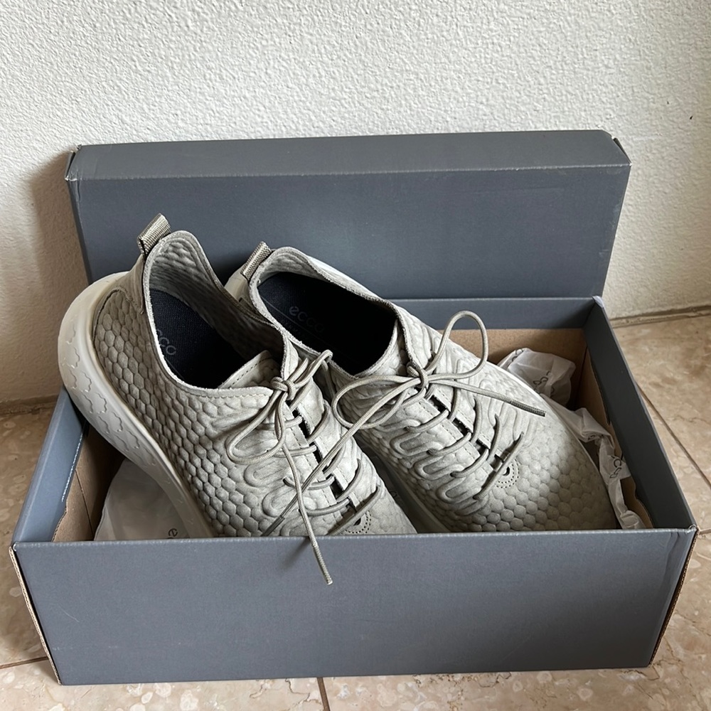 Ecco Men’s Shoe (Therap Lace) in color gray